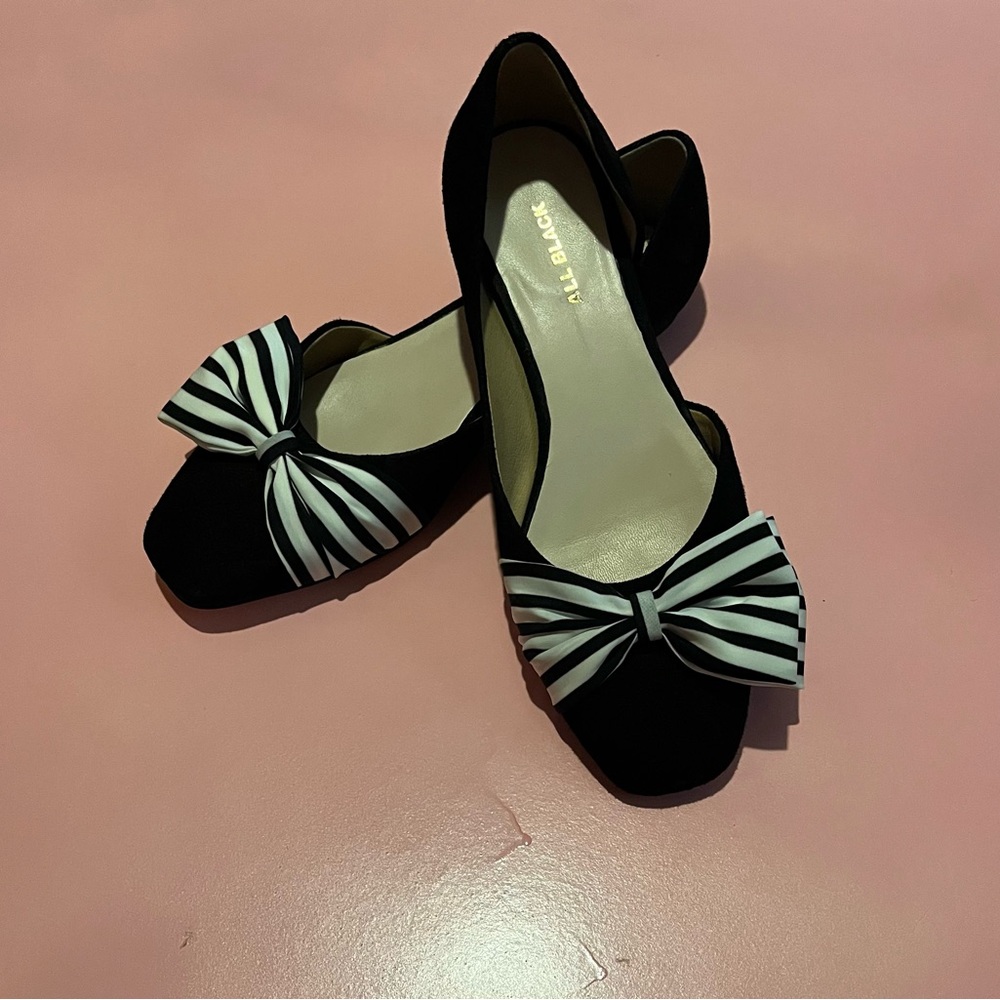 ALL BLACK suede flats with half bow